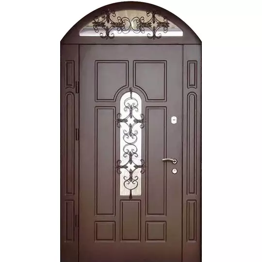 арочная входная дверь со стеклопакетами и коваными решетками